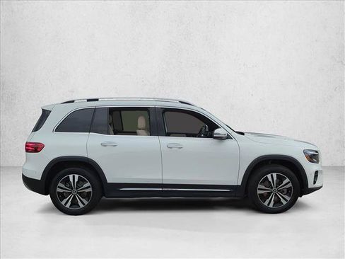 Used 2026 Mercedes-Benz GLB 250 image 4