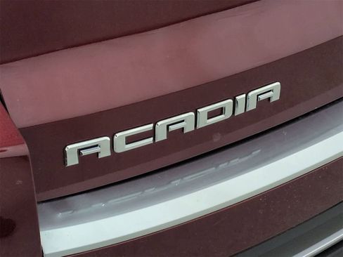 Used 2016 GMC Acadia SLT image 13