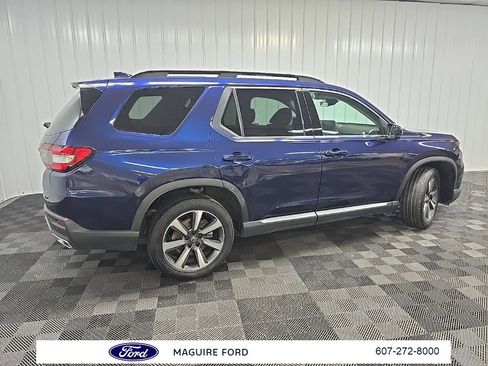 Used 2024 Honda Pilot Elite image 3