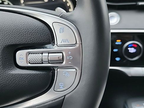 Used 2025 Genesis GV70 2.5T image 9