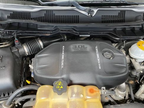 Used 2015 RAM 1500 Classic SLT w/ SLT Plus D←cor Group image 39