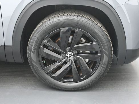 Used 2023 Volkswagen Atlas Cross Sport SE w/ Panoramic Sunroof Package image 25
