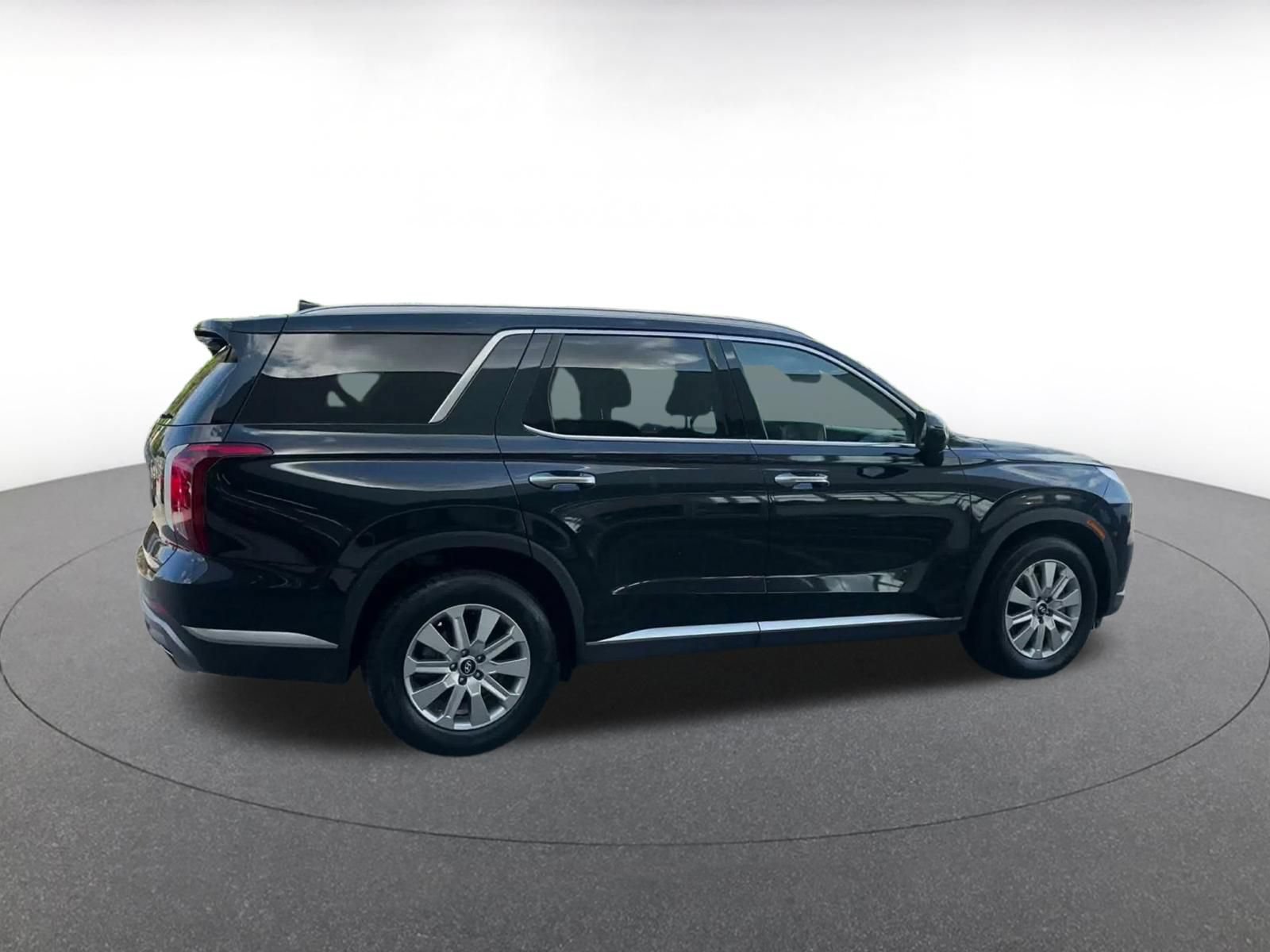 Used 2025 Hyundai Palisade SEL FWD image 13