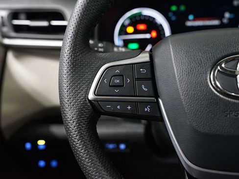 Certified 2023 Toyota Sienna Limited image 14