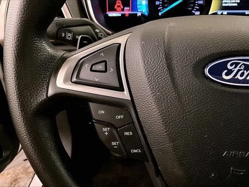 Used 2019 Ford Fusion SE FWD image 17