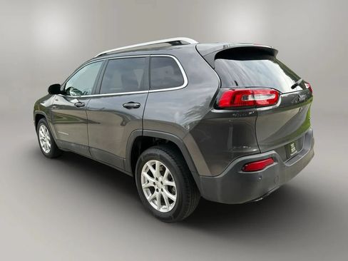 Used 2016 Jeep Cherokee Latitude w/ Safety/Convenience Group FWD image 8