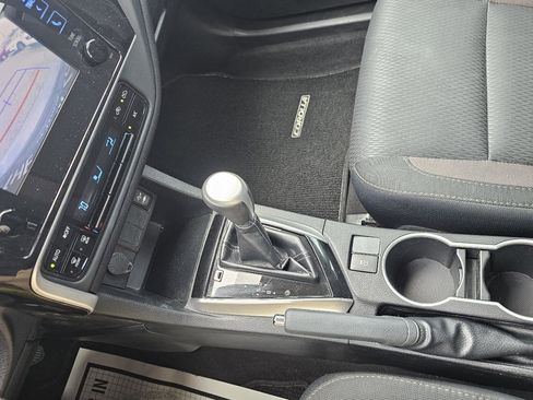 Used 2019 Toyota Corolla LE image 15