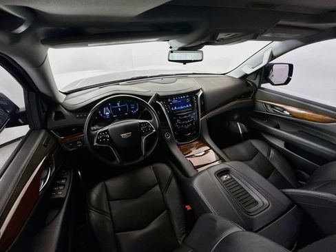 Used 2020 Cadillac Escalade Premium Luxury w/ Escalade Sport Edition AWD/4WD image 25