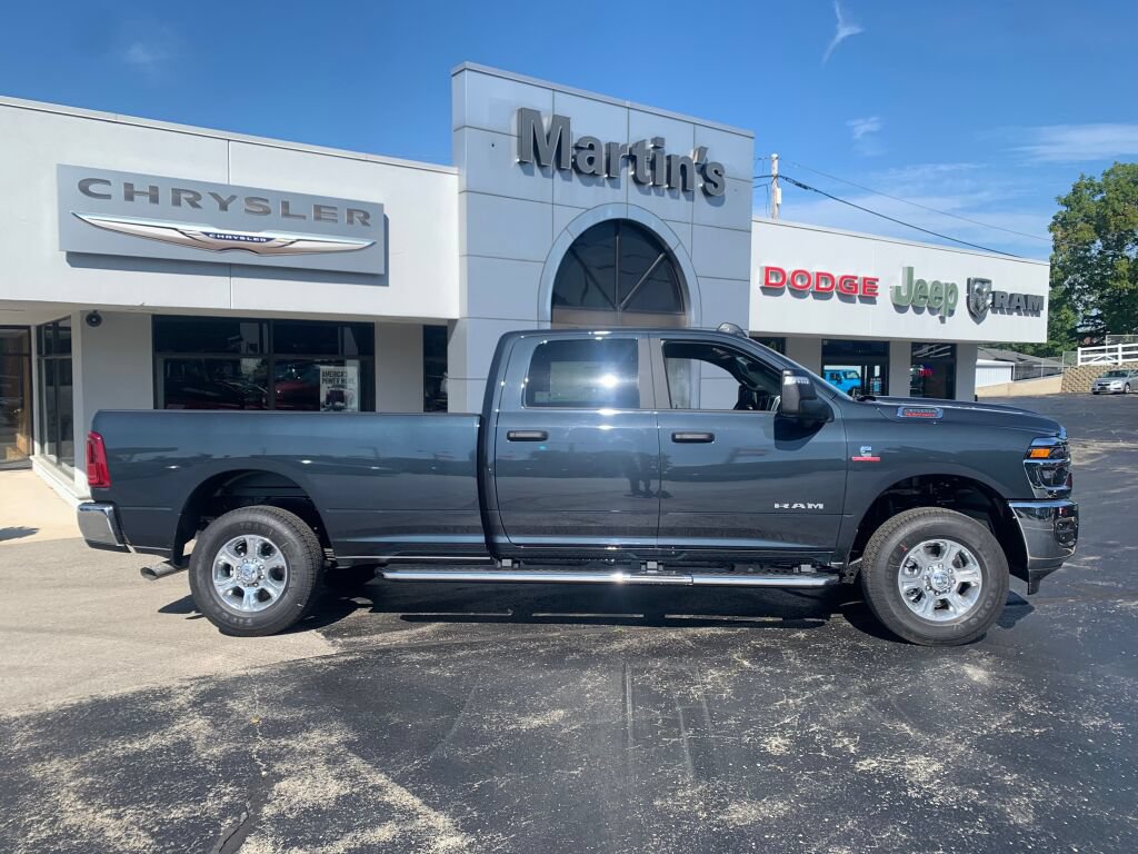 New 2027 RAM 3500 Big Horn AWD/4WD image 2