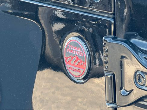 Used 2022 Jeep Wrangler Rubicon w/ LED Lighting Group AWD/4WD image 7