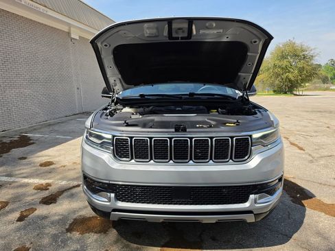 Used 2024 Jeep Wagoneer L Series II image 21