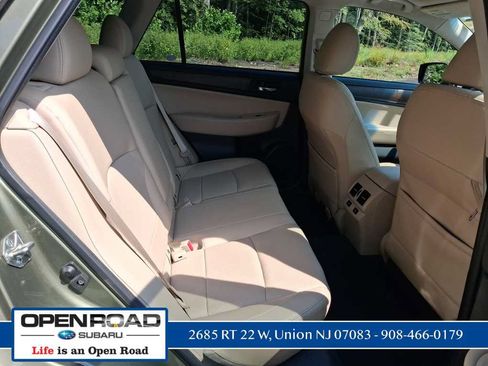Used 2017 Subaru Outback 2.5i Limited AWD/4WD image 18