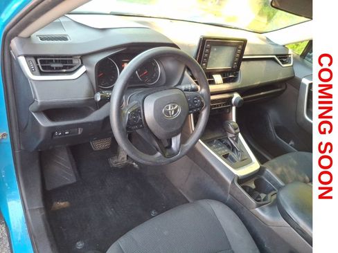 Used 2019 Toyota RAV4 LE w/ All Weather Liner Package AWD/4WD image 12