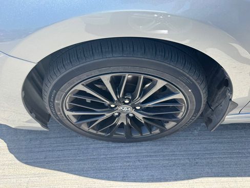 Used 2020 Toyota Camry SE FWD image 6