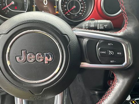 Used 2021 Jeep Wrangler Unlimited Rubicon AWD/4WD image 26