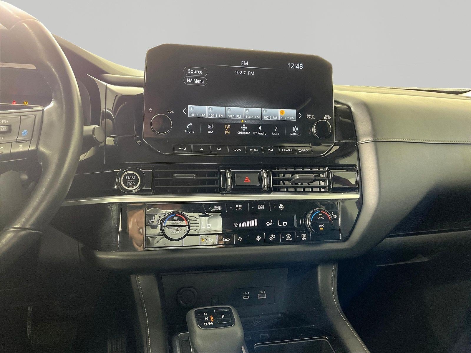 Used 2023 Nissan Pathfinder SL AWD/4WD image 9