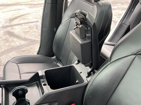 Used 2024 Jeep Grand Cherokee Limited w/ Luxury Tech Group II image 19