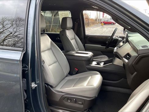 Used 2021 Chevrolet Suburban Z71 w/ Z71 Off-Road Package AWD/4WD image 6