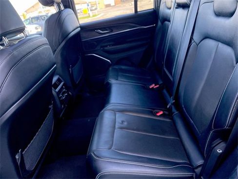 Used 2024 Jeep Grand Cherokee Overland image 23