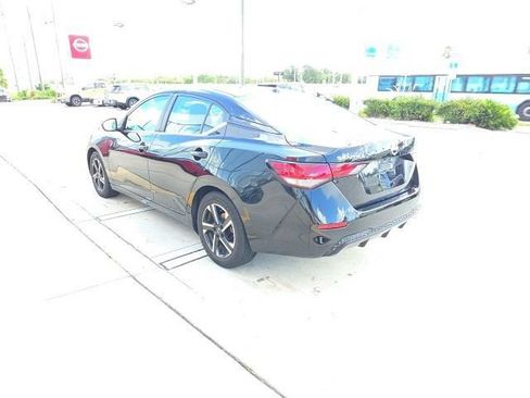 Used 2024 Nissan Sentra SV FWD image 3