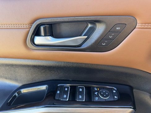 Used 2025 Nissan Pathfinder Platinum w/ Cargo Package image 9