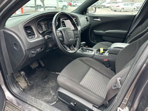 Used 2022 Dodge Charger SXT w/ Blacktop Package image 9