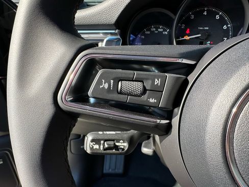 Certified 2026 Porsche Macan AWD/4WD image 16
