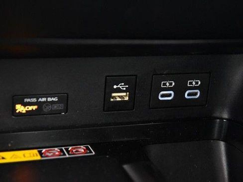 Used 2025 Toyota Camry LE image 16