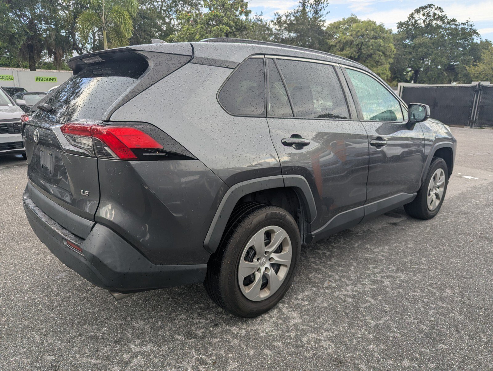 Used 2021 Toyota RAV4 LE FWD image 7