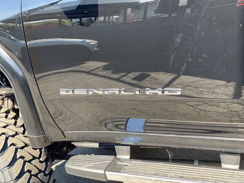 Used 2020 GMC Sierra 2500 Denali w/ Denali Ultimate Package AWD/4WD image 10