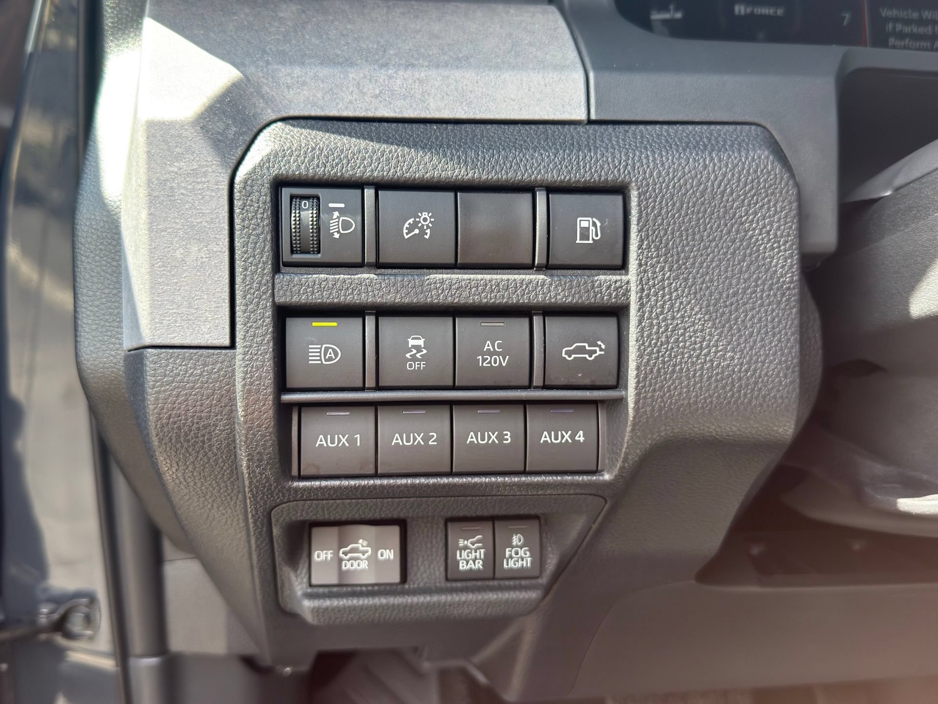 Used 2025 Toyota Tacoma 4x4 Double Cab Hybrid image 26