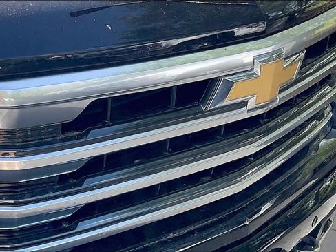 Used 2023 Chevrolet Silverado 1500 High Country w/ High Country Premium Package AWD/4WD image 29