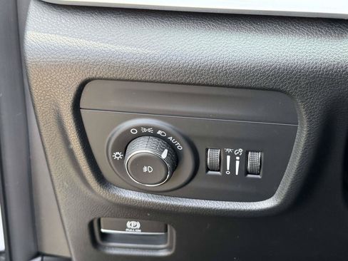 Used 2026 Jeep Grand Cherokee Limited AWD/4WD image 19