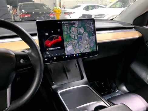 Used 2021 Tesla Model Y Long Range image 6