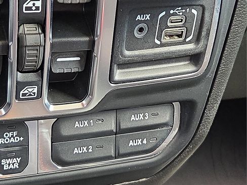 Used 2023 Jeep Wrangler Unlimited Rubicon AWD/4WD image 18