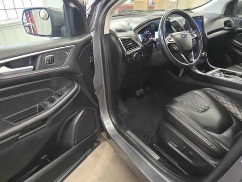 Used 2024 Ford Edge Titanium image 13
