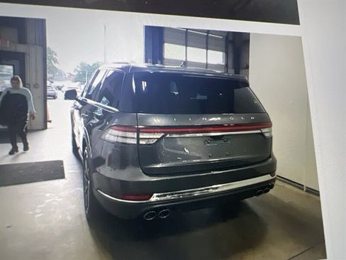 Used 2020 Lincoln Aviator Reserve w/ Equipment Group 201A AWD/4WD image 2