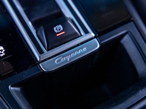 Certified 2023 Porsche Cayenne Turbo AWD/4WD image 64