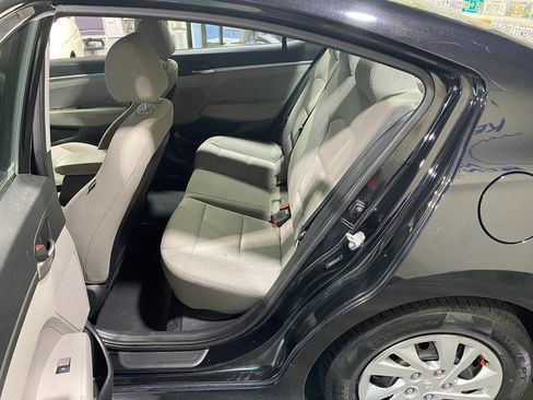Used 2020 Hyundai Elantra SE FWD image 15