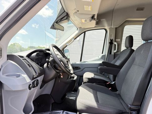 Used 2018 Ford Transit 150 XLT RWD image 14