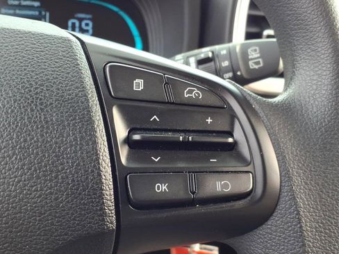 Used 2024 Hyundai Venue SE image 17