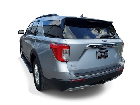 Used 2023 Ford Explorer XLT w/ Equipment Group 202A AWD/4WD image 3
