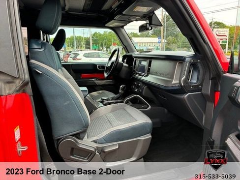 Used 2023 Ford Bronco 2-Door AWD/4WD image 30