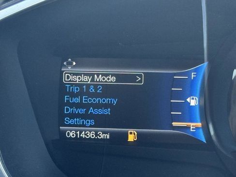 Used 2017 Ford Fusion SE w/ Equipment Group 201A image 28