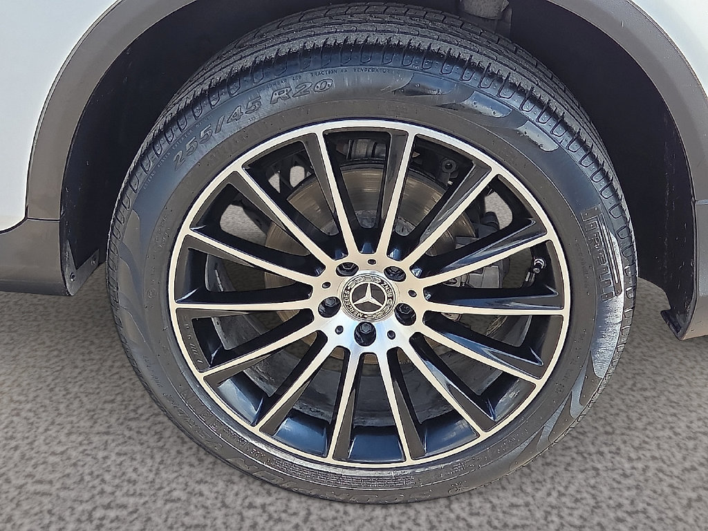 Used 2022 Mercedes-Benz GLC 300 image 9