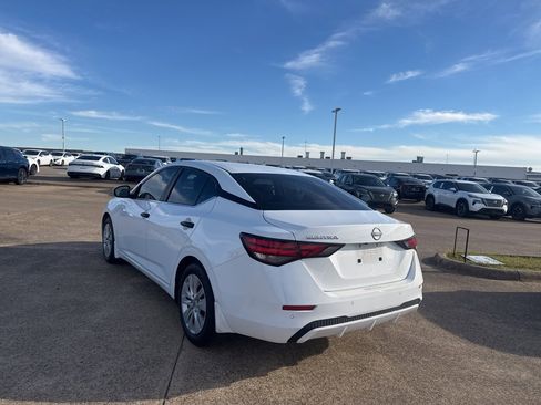 Certified 2024 Nissan Sentra S image 9
