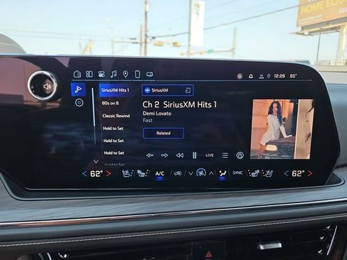 New 2025 Chevrolet Suburban Premier image 11