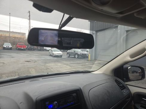 Used 2015 Dodge Grand Caravan American Value Package w/ UConnect Hands-Free Group image 15