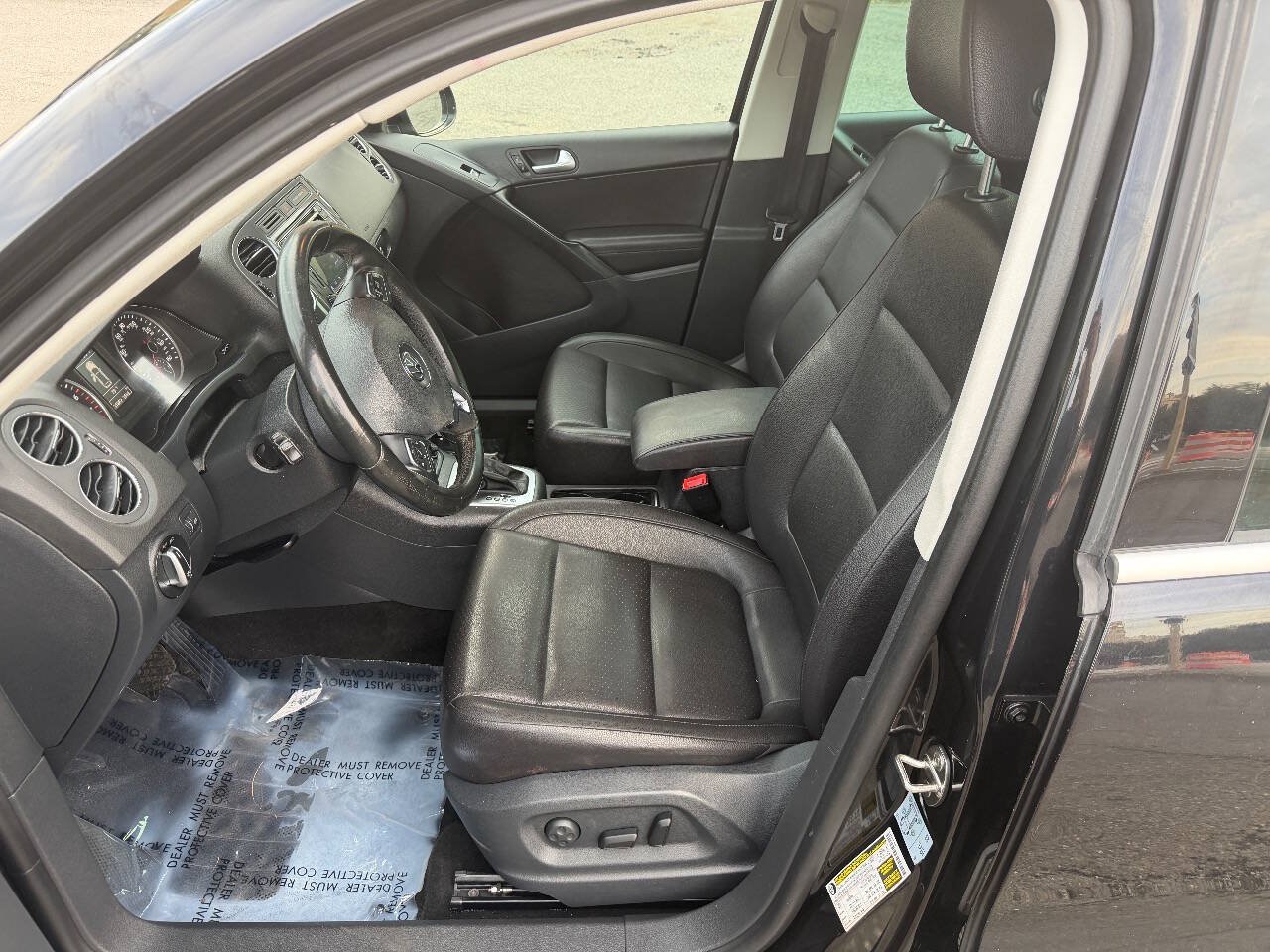 Used 2017 Volkswagen Tiguan Wolfsburg Edition AWD/4WD image 9