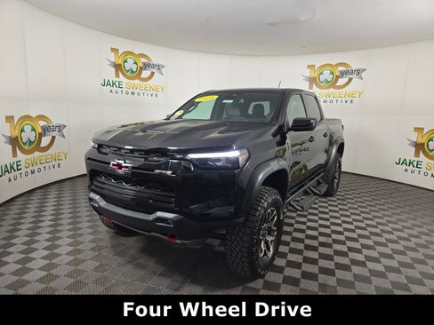 Used 2024 Chevrolet Colorado ZR2 w/ Safety Package AWD/4WD image 3